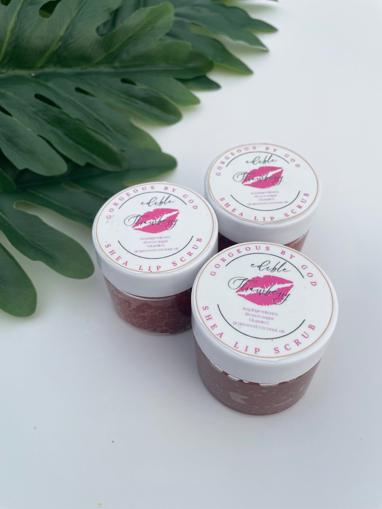 Edible Strawberry 🍓 Shea lip scrub